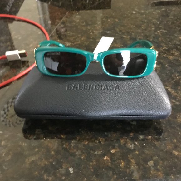 Balenciaga Sunglasses New - Picture 1 of 4